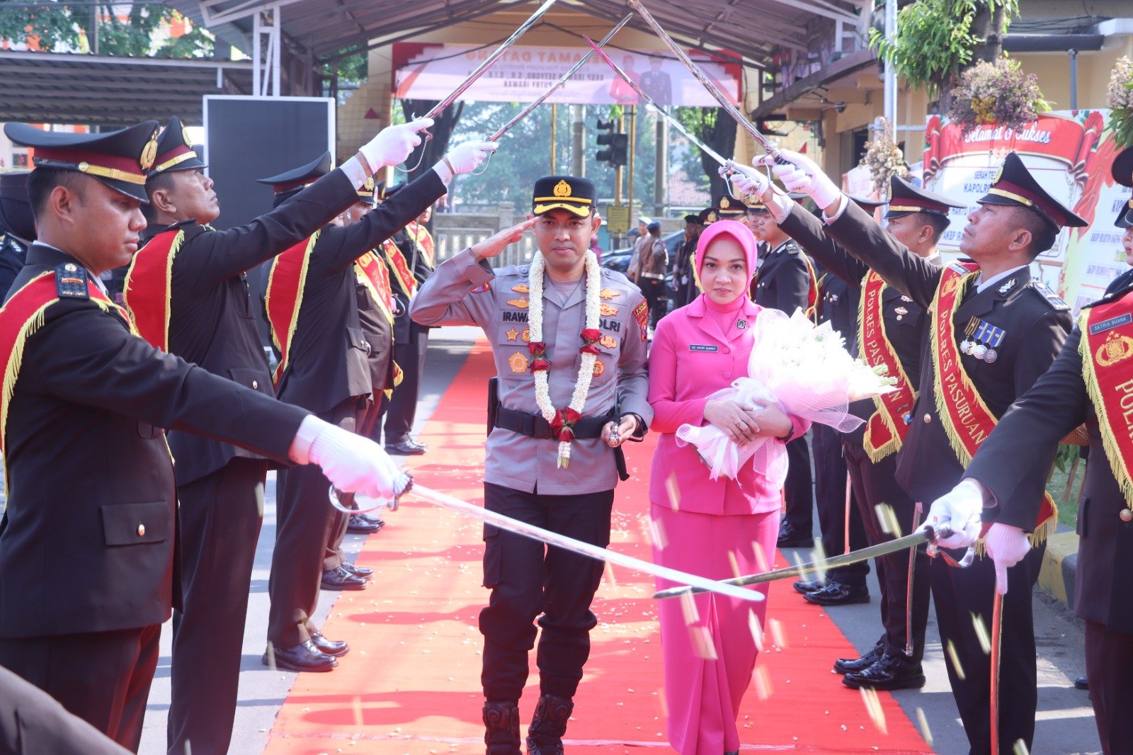 Farewell Parade Sertijab Kapolres Pasuruan, AKBP Irawan Setyono Resmi Lanjutkan Kepemimpinan