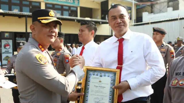 Satresnarkoba Polres Tanjung Perak Raih Penghargaan Pengungkapan Kasus Terbanyak