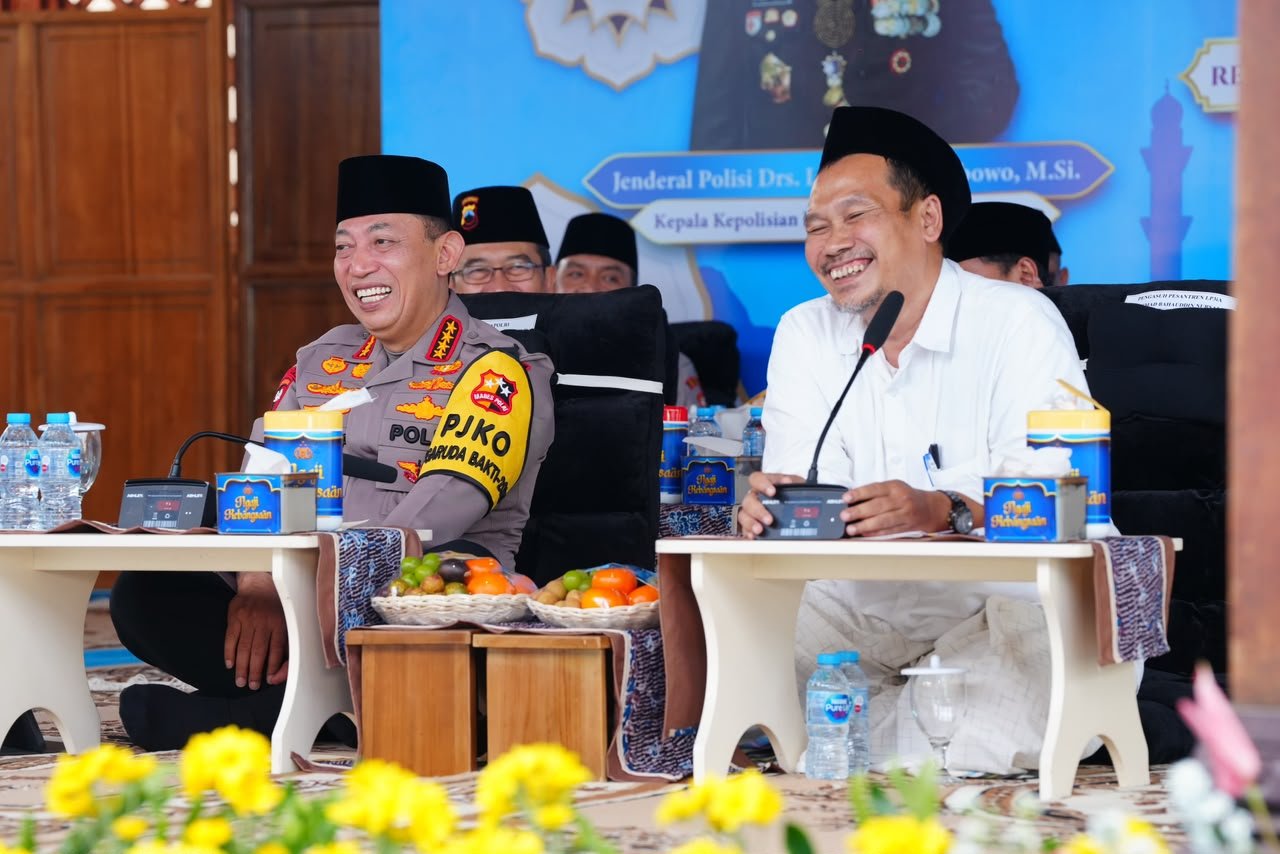 Ngaji Gus Baha Satukan Santri dan Jajaran Polri Se-Indonesia, 42 Ribu Peserta Gaungkan Semangat Kebangsaan