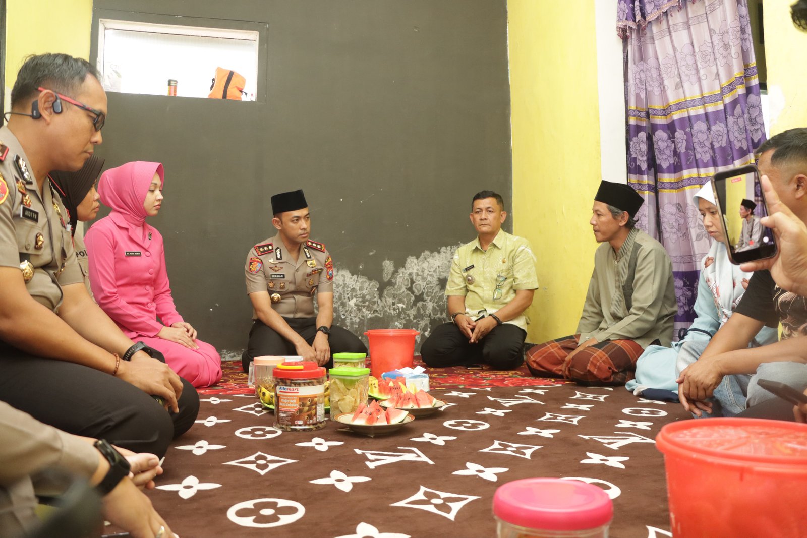 Kapolres Pasuruan Takziah ke Rumah Duka Korban Pembunuhan Prigen, Tegaskan Komitmen Penanganan Kasus Secara Adil