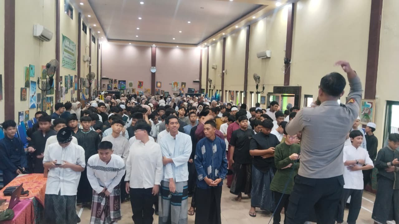 Polres Pasuruan Sosialisasikan Pemanfaatan AI kepada 300 Siswa SMAN 1 Bangil